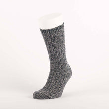 Carica l'immagine nel visualizzatore di Gallery, Calzini da passeggio Merino Mix - 2: Red Box Check and Grey Marl