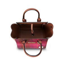 Carica l'immagine nel visualizzatore di Gallery, Borsa The Medium Cailliein Harris Tweed®: Black Watch