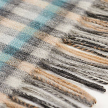 Carica l'immagine nel visualizzatore di Gallery, Sciarpa Lambswool: Black and White Dogtooth / Small