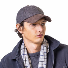 Carica l'immagine nel visualizzatore di Gallery, Berretto da baseball in pelle scamosciata: Prince of Wales Check Brown