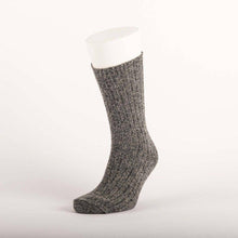 Carica l'immagine nel visualizzatore di Gallery, Calzini da passeggio Merino Mix - 2: Red Box Check and Grey Marl