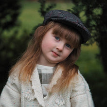 Carica l'immagine nel visualizzatore di Gallery, Cappello Piatto per Bambini Arthur Tweed: Age 7-8 yrs / Kids Green Box