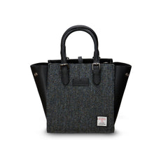 Carica l'immagine nel visualizzatore di Gallery, Borsa The Medium Caillie: Fuchsia Tartan