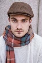 Carica l'immagine nel visualizzatore di Gallery, Sciarpa tartan in pura lana: Navy Cream