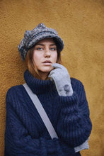 Carica l'immagine nel visualizzatore di Gallery, Guanti da donna a spina di pesce: Silver Grey