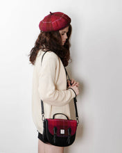 Carica l'immagine nel visualizzatore di Gallery, Coniglietto in lana d'agnello: Chestnut and Blue Tartan