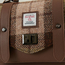 Carica l'immagine nel visualizzatore di Gallery, La Borsa a Tracolla Media in Pelle: Chestnut-Blue Tartan