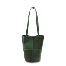 Carica l'immagine nel visualizzatore di Gallery, LIMITED EDITION L'Orlagh: Dark Green Herringbone