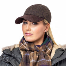 Carica l'immagine nel visualizzatore di Gallery, Berretto da baseball in pelle scamosciata: Green Box Check