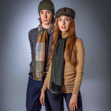 Carica l'immagine nel visualizzatore di Gallery, Sciarpa in pura lana a spina di pesce: Rose Pink