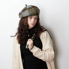 Carica l'immagine nel visualizzatore di Gallery, Coniglietto in lana d'agnello: Chestnut and Blue Tartan