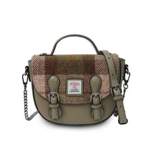 Carica l'immagine nel visualizzatore di Gallery, Borsa in Harris Tweed - Mini Cobble Satchel: Black Watch