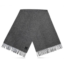 Carica l'immagine nel visualizzatore di Gallery, Sciarpa Lambswool: Fuchsia Tartan / Medium