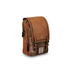 Carica l'immagine nel visualizzatore di Gallery, Marsupio Donna in Harris Tweed® - Baby Jura Crossbody: Chestnut Tartan
