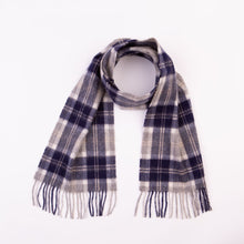 Carica l'immagine nel visualizzatore di Gallery, Sciarpa Lambswool Scozzese Tartan Silver Bannockbane