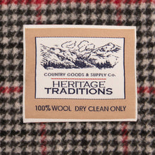 Carica l&#39;immagine nel visualizzatore di Gallery, Sciarpa in lana con motivo tartan: Navy / Grey
