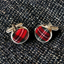 Carica l'immagine nel visualizzatore di Gallery, Gemelli Royal Stewart con motivo tartan tradizionale
