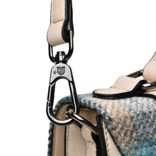 Carica l&#39;immagine nel visualizzatore di Gallery, Borsa Harris Tweed® -Mini Satchel: Chestnut Herringbone
