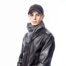 Carica l&#39;immagine nel visualizzatore di Gallery, SCIARPA 100% LANA D’AGNELLO – LAMBSWOOL Principe di Galles: Green
