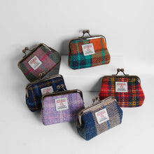 Carica l'immagine nel visualizzatore di Gallery, Il portamonete Harris Tweed® Black Watch
