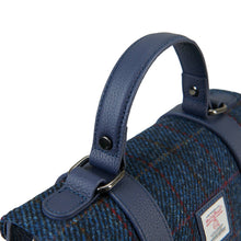Carica l'immagine nel visualizzatore di Gallery, La Borsa a Tracolla Media in Pelle: Chestnut-Blue Tartan
