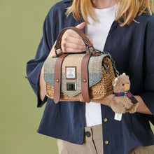 Carica l'immagine nel visualizzatore di Gallery, La Mini Borsa a Tracolla di Paglia: Chestnut Herringbone
