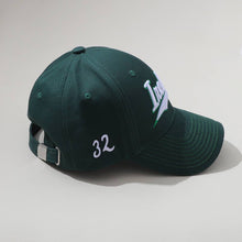 Carica l'immagine nel visualizzatore di Gallery, Cappellino da baseball verde scuro con apribottiglie
