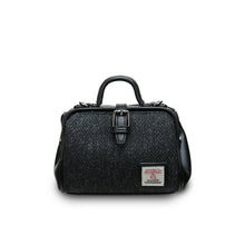 Carica l&#39;immagine nel visualizzatore di Gallery, La borsa Mini Doctor: Black Herringbone
