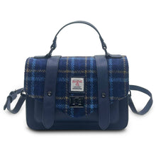 Carica l&#39;immagine nel visualizzatore di Gallery, La mini borsa: Navy Tartan
