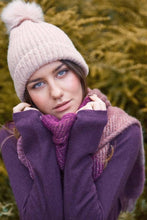 Carica l&#39;immagine nel visualizzatore di Gallery, Sciarpa grande in tweed a spina di pesce: Green Tweed
