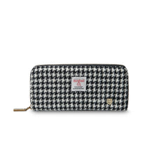 Carica l&#39;immagine nel visualizzatore di Gallery, La borsa con cerniera lunga: Black Herringbone
