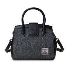 Carica l&#39;immagine nel visualizzatore di Gallery, La borsa Mini Tiree: Chestnut-Blue Tartan
