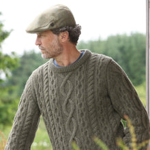 Carica l&#39;immagine nel visualizzatore di Gallery, Cappello piatto a quadri in lana Carlyle Heath: Kiwi Herringbone / Large

