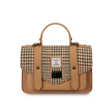 Carica l'immagine nel visualizzatore di Gallery, La Borsa a Tracolla Media in Pelle: Chestnut-Blue Tartan
