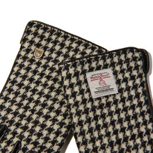 Carica l'immagine nel visualizzatore di Gallery, Guanti Harris Tweed® da donna: Chestnut Herringbone / S
