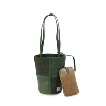 Carica l'immagine nel visualizzatore di Gallery, LIMITED EDITION L'Orlagh: Dark Green Herringbone
