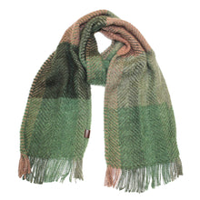 Carica l&#39;immagine nel visualizzatore di Gallery, Sciarpa grande in tweed a spina di pesce: Green Tweed
