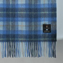 Carica l&#39;immagine nel visualizzatore di Gallery, Magnifica Coperta in lana d&#39;agnello: colore Chestnut and Blue Tartan
