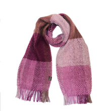 Carica l&#39;immagine nel visualizzatore di Gallery, Sciarpa grande in tweed a spina di pesce: Blush Tweed
