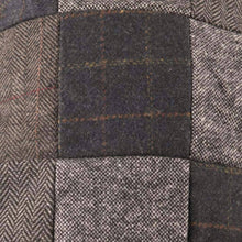 Carica l&#39;immagine nel visualizzatore di Gallery, Berretto piatto patchwork di tweed: Green Herringbone
