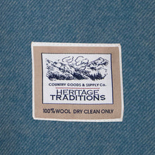 Carica l&#39;immagine nel visualizzatore di Gallery, Sciarpa in lana con motivo tartan: Navy / Grey
