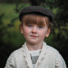 Carica l'immagine nel visualizzatore di Gallery, Cappello Piatto per Bambini Arthur Tweed: Age 7-8 yrs / Kids Green Box
