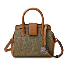 Carica l&#39;immagine nel visualizzatore di Gallery, La borsa Mini Tiree: Chestnut-Blue Tartan
