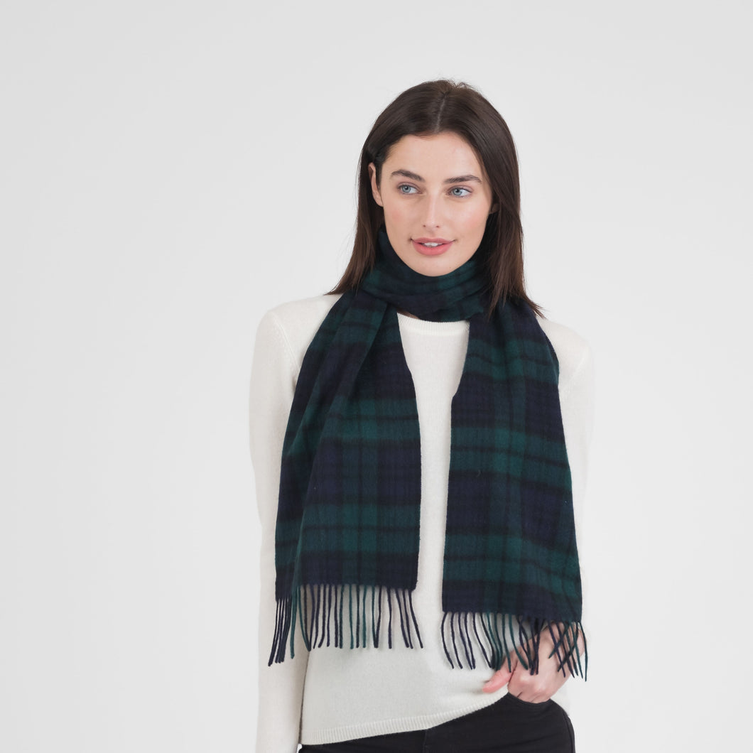 I LUV LTD MacInnes Modern Tartan Sciarpa in Lana di Agnello 100% Realizzato in Scozia I LUV LTD MacInnes Modern Tartan Sciarpa in Lana di Agnello 100% Realizzato in Scozia